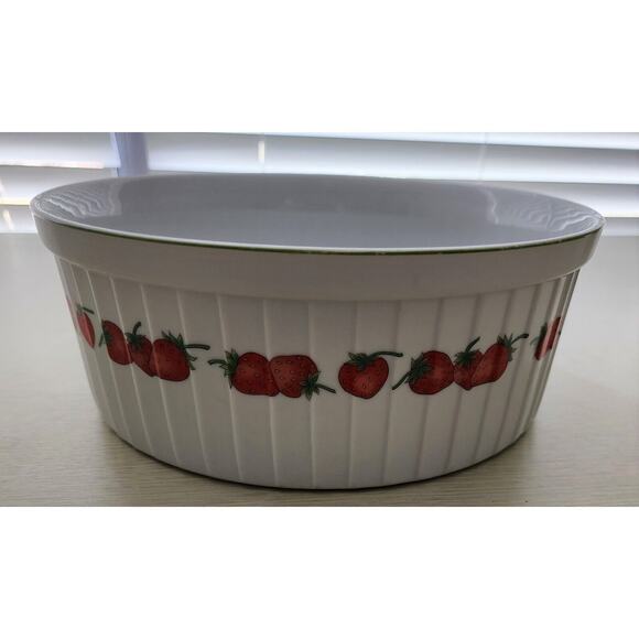 CASSEROLE/SOUFFLE DISH-VINTAGE SHAFFORD Strawberry Patch-No Lid - Picture 1 of 8